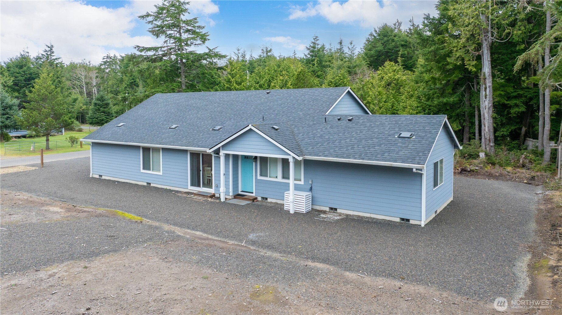 33 Butterfly Lane Pacific Beach, WA 98571 - Photo 4 of 40