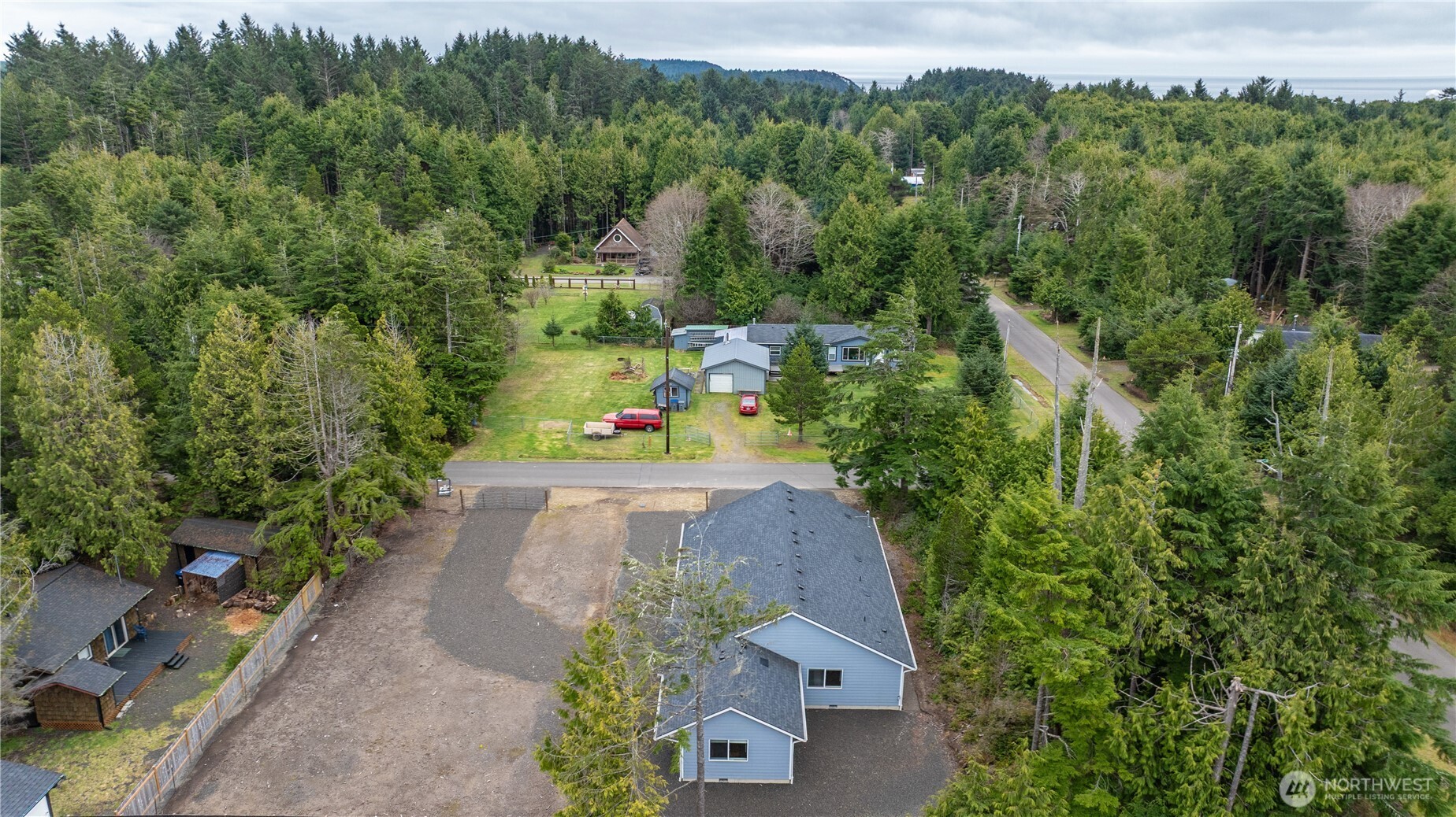 33 Butterfly Lane Pacific Beach, WA 98571 - Photo 5 of 40