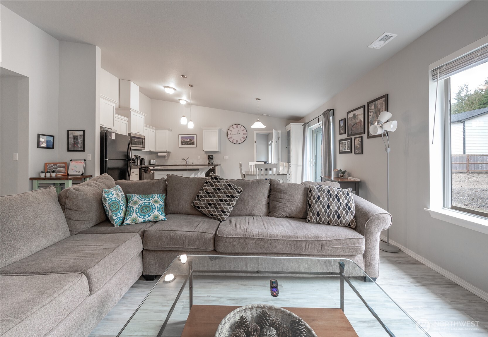 33 Butterfly Lane Pacific Beach, WA 98571 - Photo 9 of 40