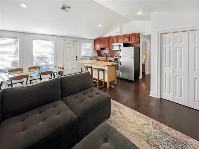 $2,600 | 6021 Tchoupitoulas Street, Unit D, New Orleans, LA 70118