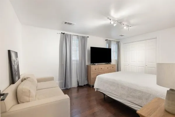 $2,600 | 6021 Tchoupitoulas Street, Unit D, New Orleans, LA 70118