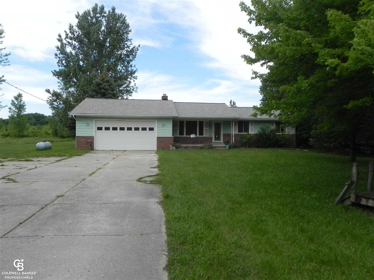 12100 Dunn Road Memphis, MI 48041 - Photo 4 of 31 50046867-3.JPG