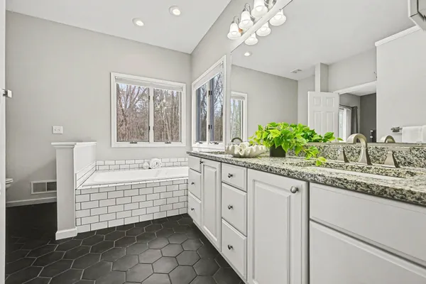 $494,900 | 61404 Whitetail Run, Mattawan, MI 49071