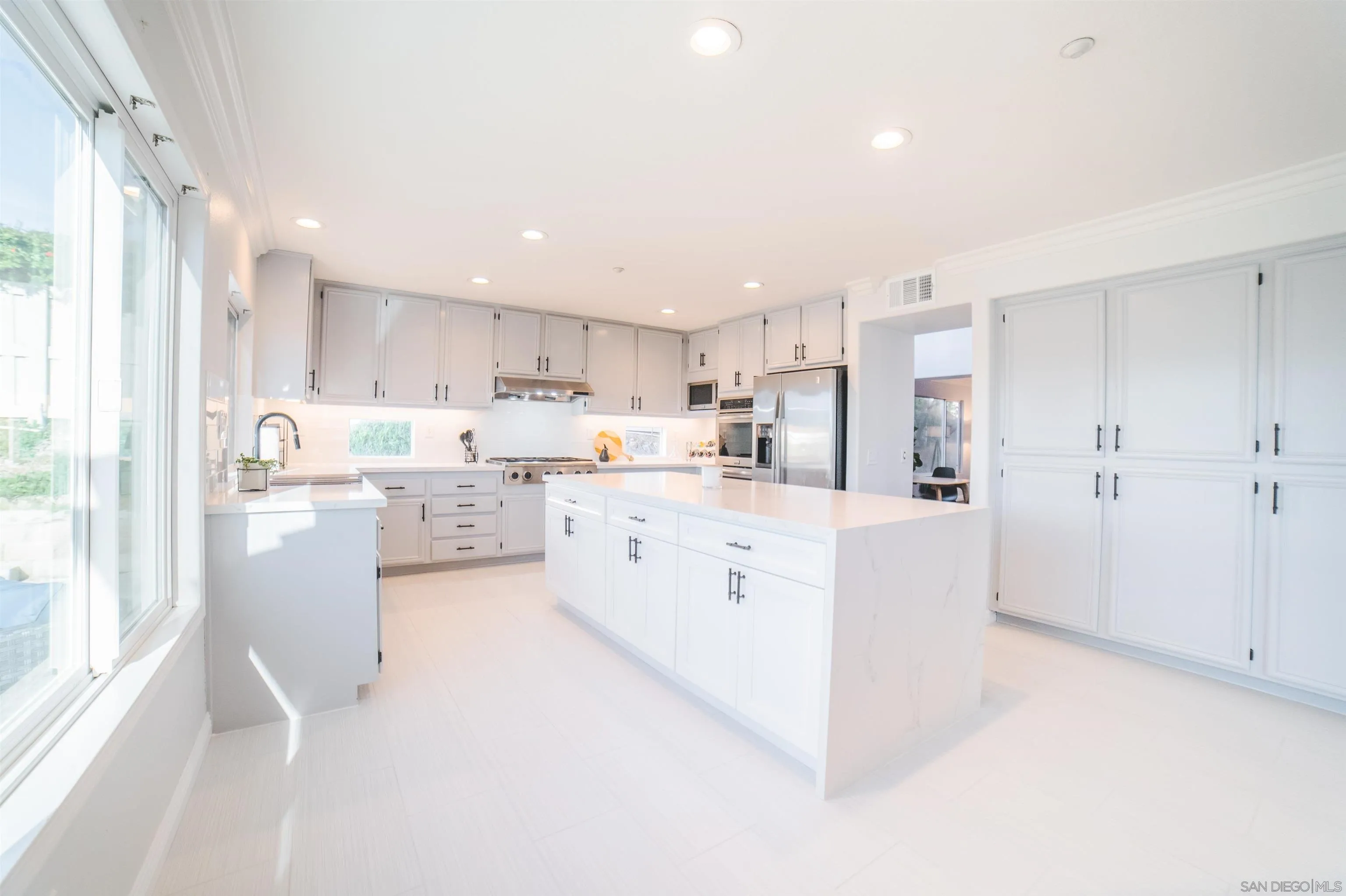 10035 Challenger Circle Spring Valley, CA 91978 - Photo 13 of 40 Gallery Image 13