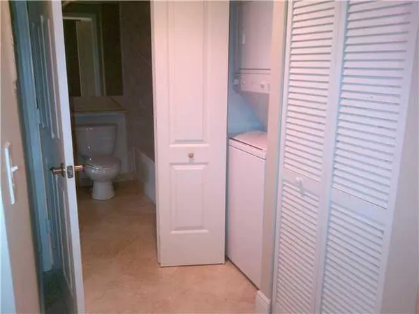 $2,300 | 625 Casa Loma Boulevard, Unit 307, Boynton Beach, FL 33435