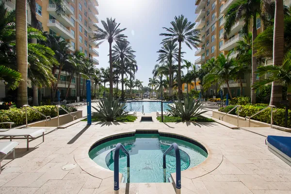 $2,300 | 625 Casa Loma Boulevard, Unit 307, Boynton Beach, FL 33435