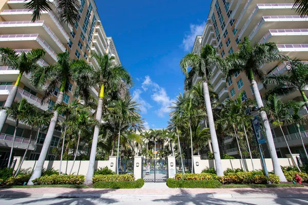 $2,300 | 625 Casa Loma Boulevard, Unit 307, Boynton Beach, FL 33435