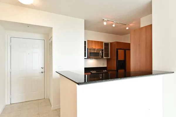 $2,300 | 625 Casa Loma Boulevard, Unit 307, Boynton Beach, FL 33435