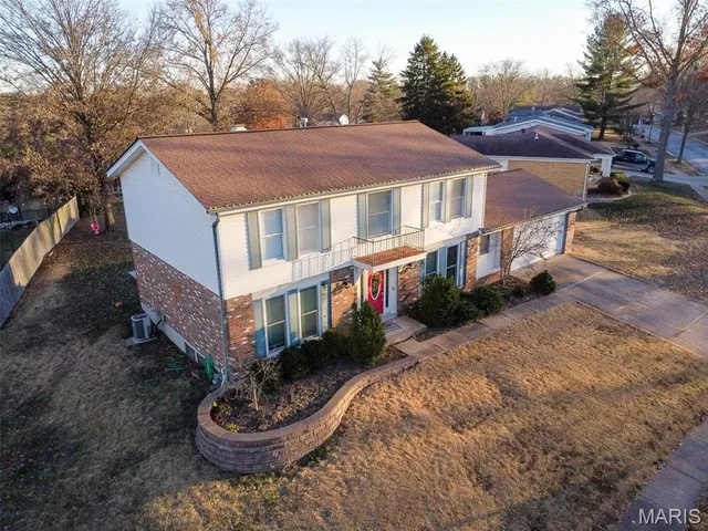 $455,000 | 260 Monroe Mill Drive, Ballwin, MO 63011