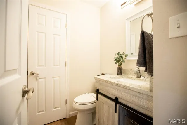 $455,000 | 260 Monroe Mill Drive, Ballwin, MO 63011