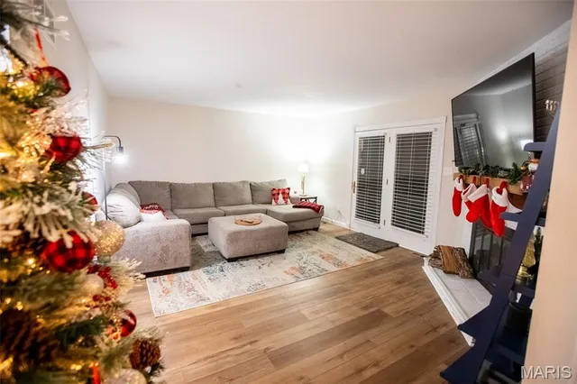 $455,000 | 260 Monroe Mill Drive, Ballwin, MO 63011