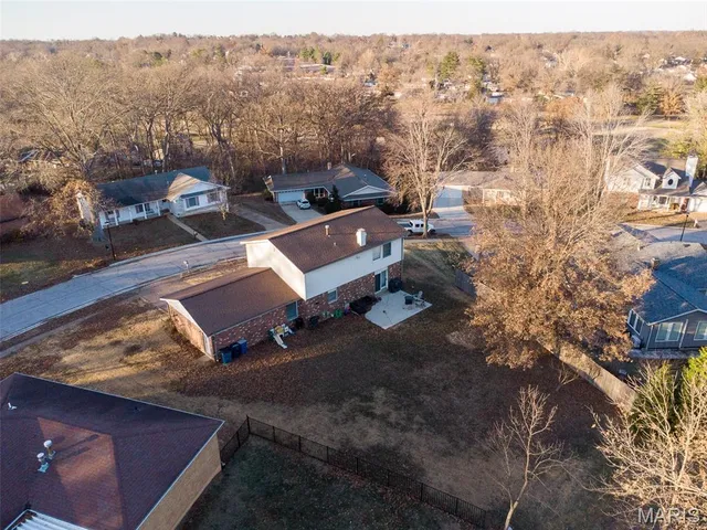 $455,000 | 260 Monroe Mill Drive, Ballwin, MO 63011