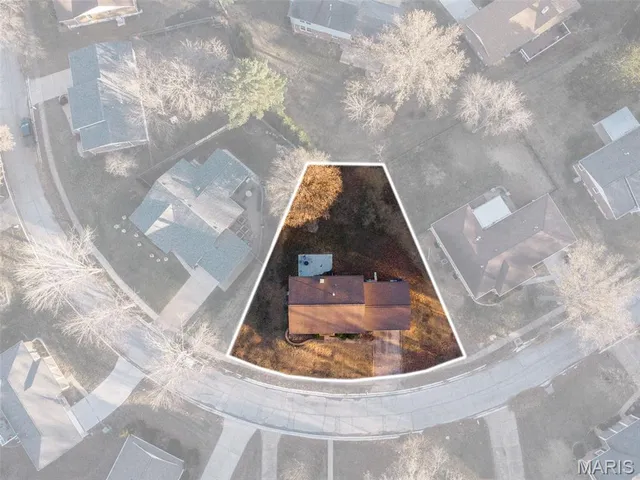 $455,000 | 260 Monroe Mill Drive, Ballwin, MO 63011