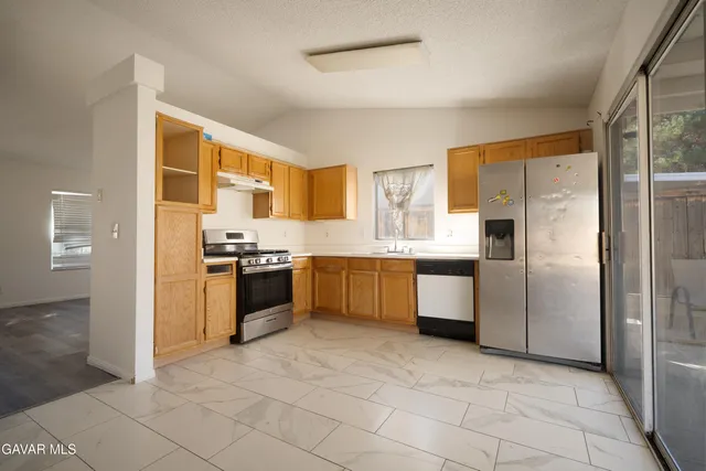 $359,900 | 43823 Tranquility Court, Lancaster, CA 93535