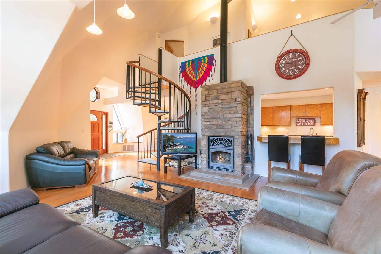 11842 Chamonix Road Truckee, CA 96161 - Photo 4 of 20 Gallery Image 4