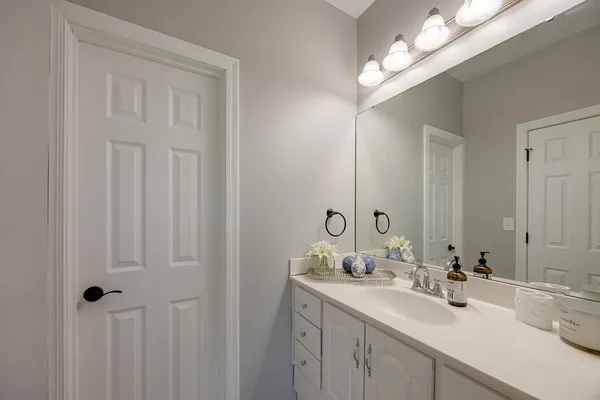 $650,000 | 5120 Country Hills Drive, Aurora, IN 47001