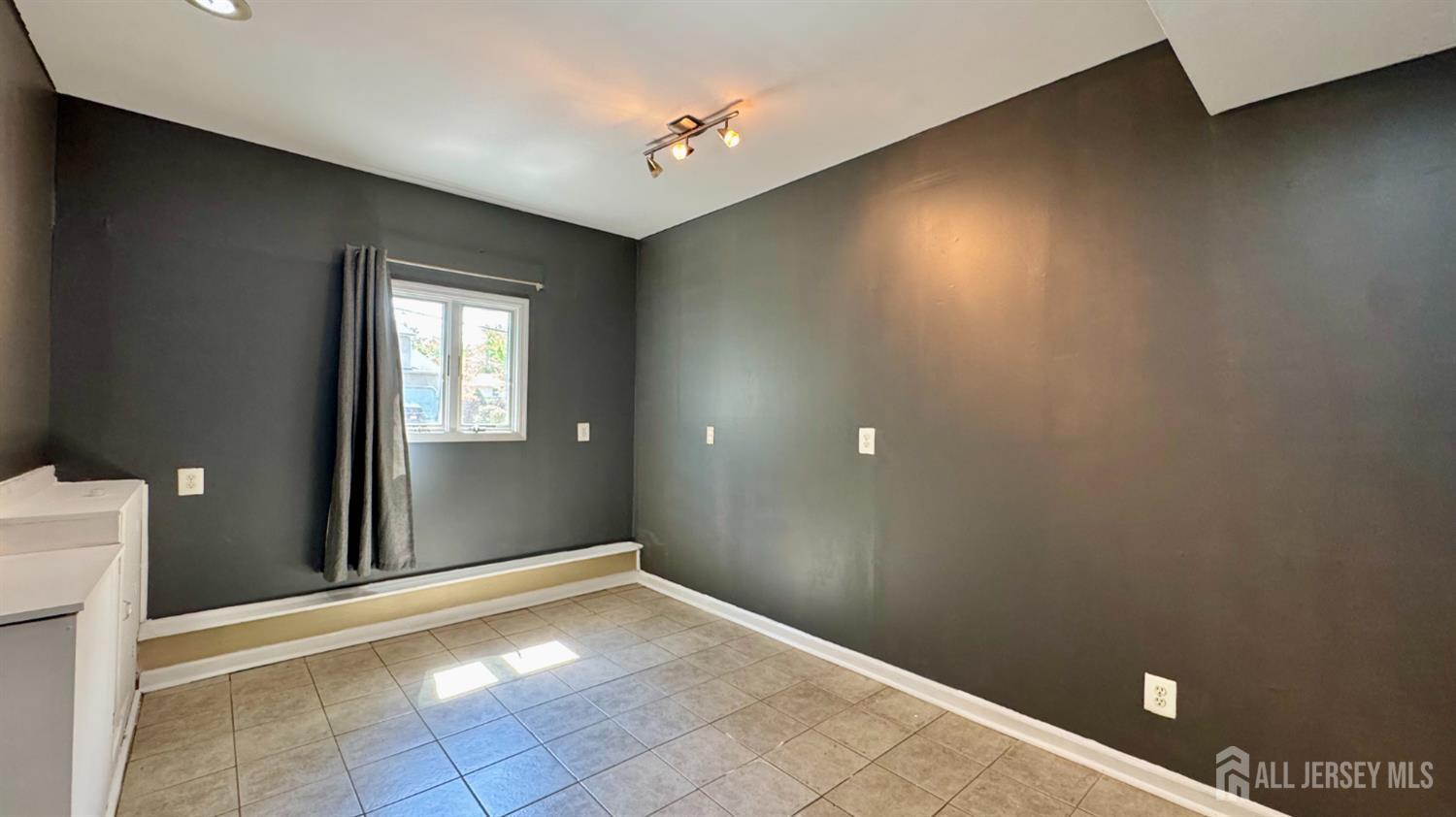 19 Library Place Edison, NJ 08820 - Photo 15 of 25