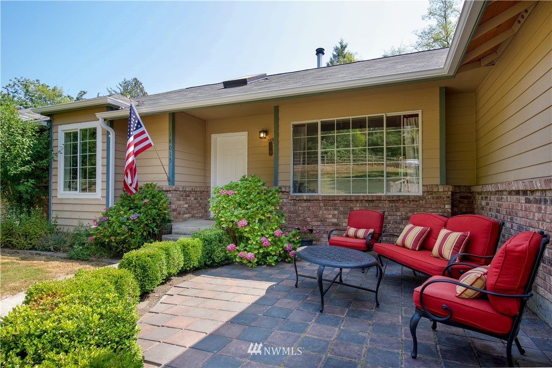 18015 Dubuque Road Snohomish, WA 98290 - Photo 2 of 24 Gallery Image 2