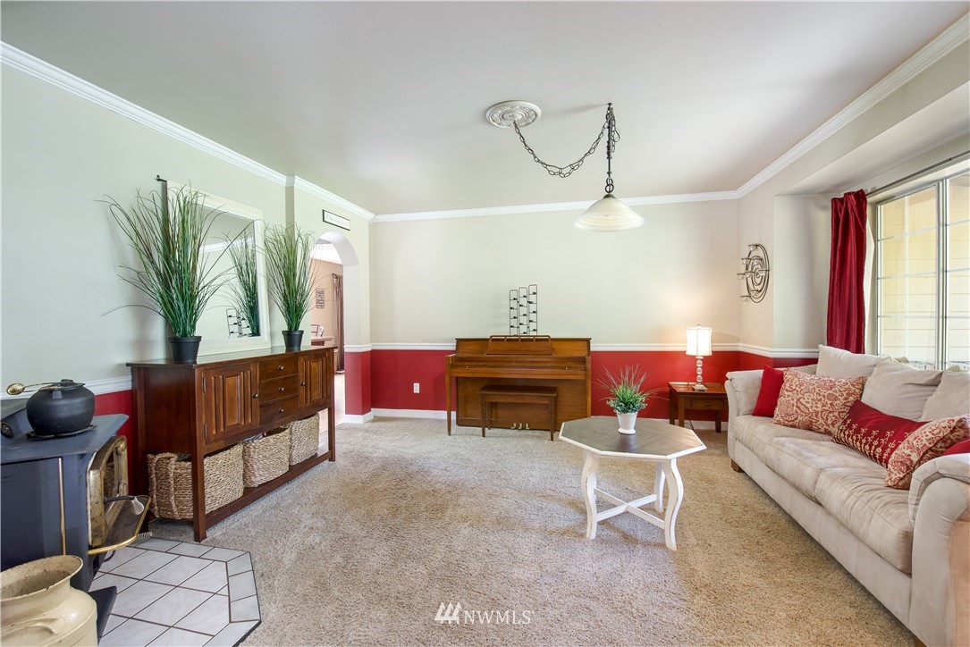 18015 Dubuque Road Snohomish, WA 98290 - Photo 4 of 24 Gallery Image 4