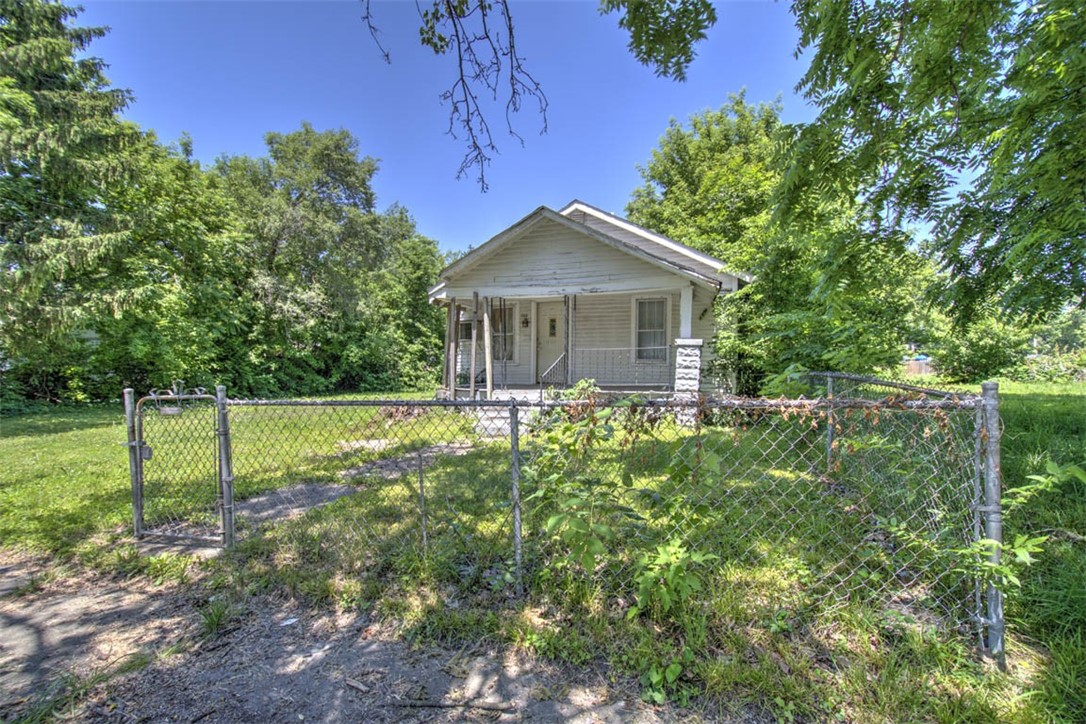 956 Curtis Avenue Decatur, IL 62526 - Photo 6 of 8