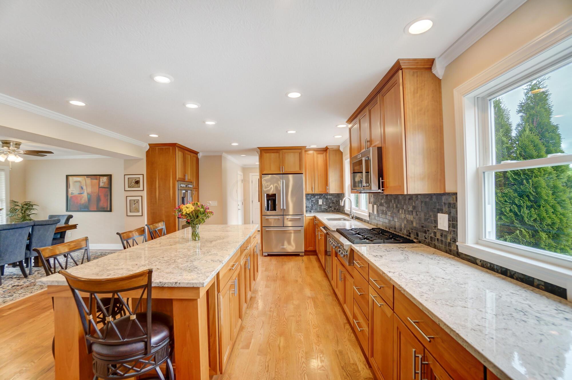 8205 Roberts Road Hilliard, OH 43026 - Photo 22 of 81 Kitchen
