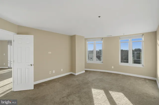 $295,000 | 100 Harborview Drive, Unit 814, Baltimore, MD 21230