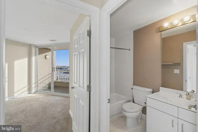 $295,000 | 100 Harborview Drive, Unit 814, Baltimore, MD 21230