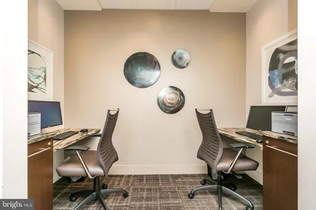 $295,000 | 100 Harborview Drive, Unit 814, Baltimore, MD 21230