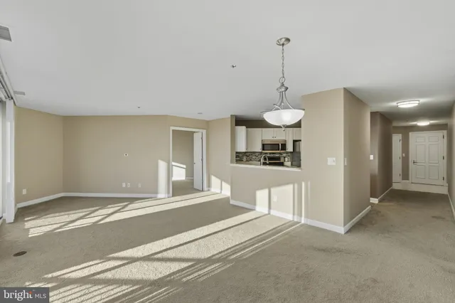 $295,000 | 100 Harborview Drive, Unit 814, Baltimore, MD 21230