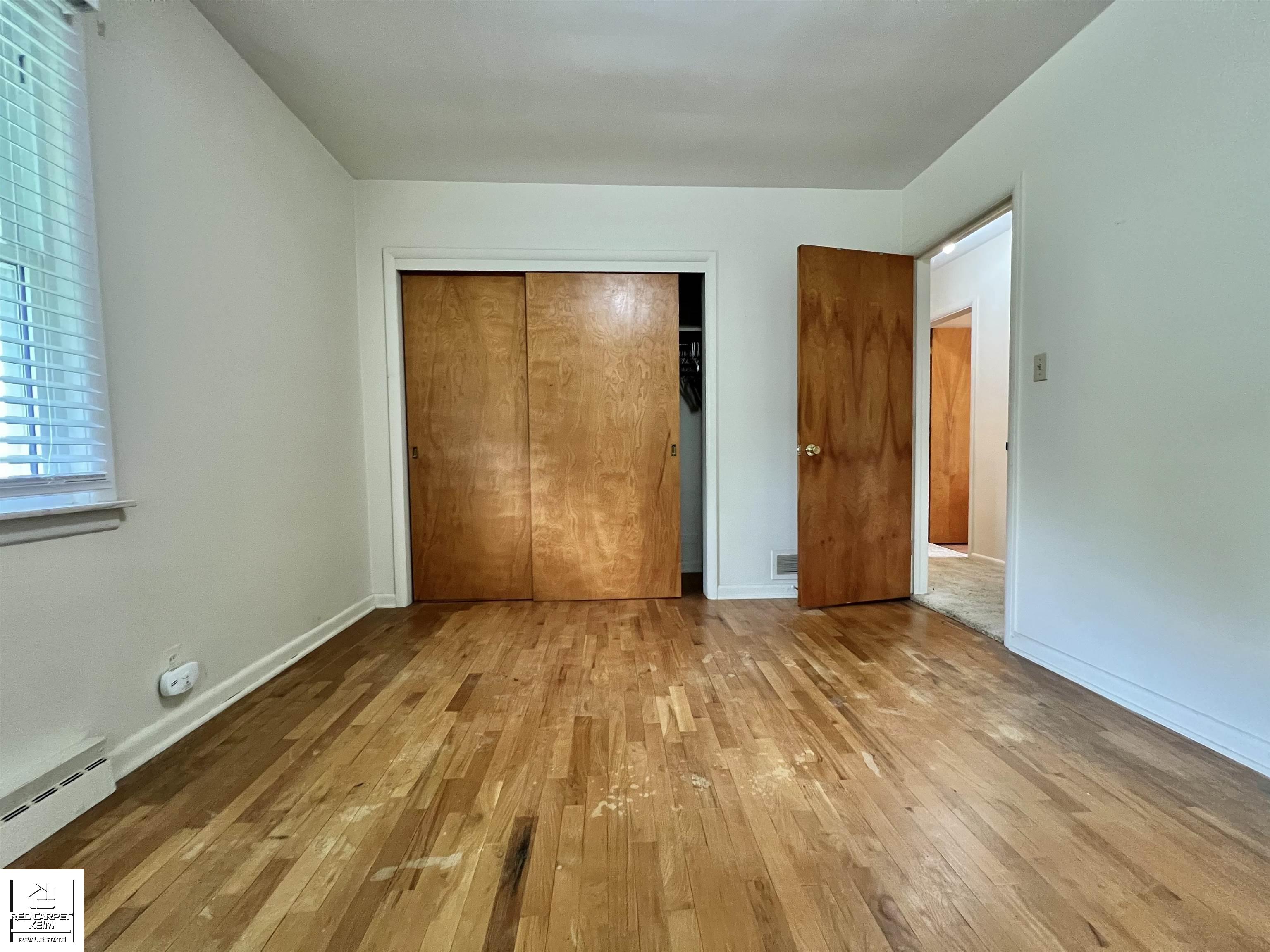 4292 Risedorph Street Burton, MI 48509 - Photo 9 of 30 50179257-138b87ec-5330-4792-a600-e39d75f8f335.JPG