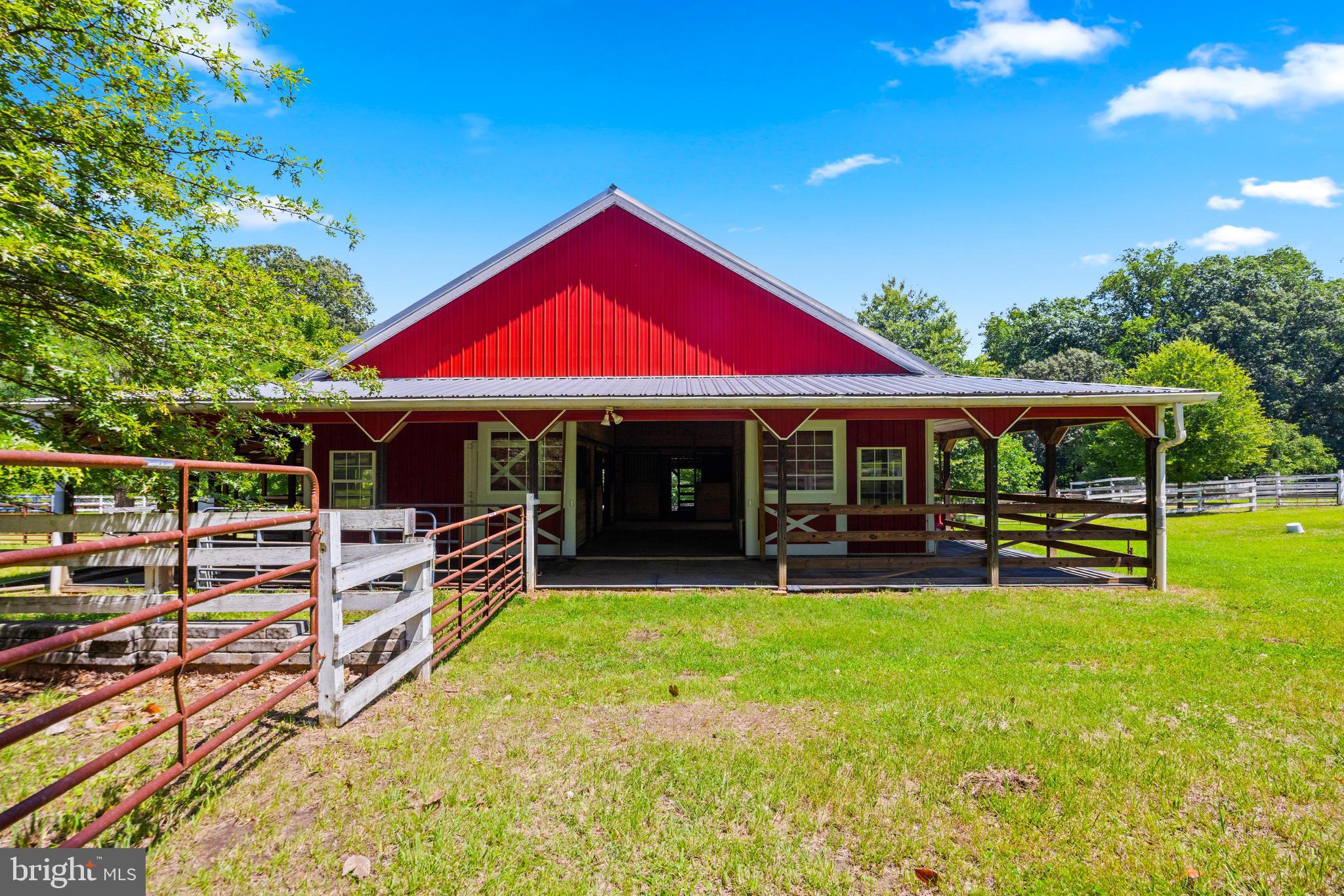 16401 Mt Calvert Road Upper Marlboro, MD 20772 - Photo 57 of 119 Lower Barn: 40' x 40' plus 10' Overhang