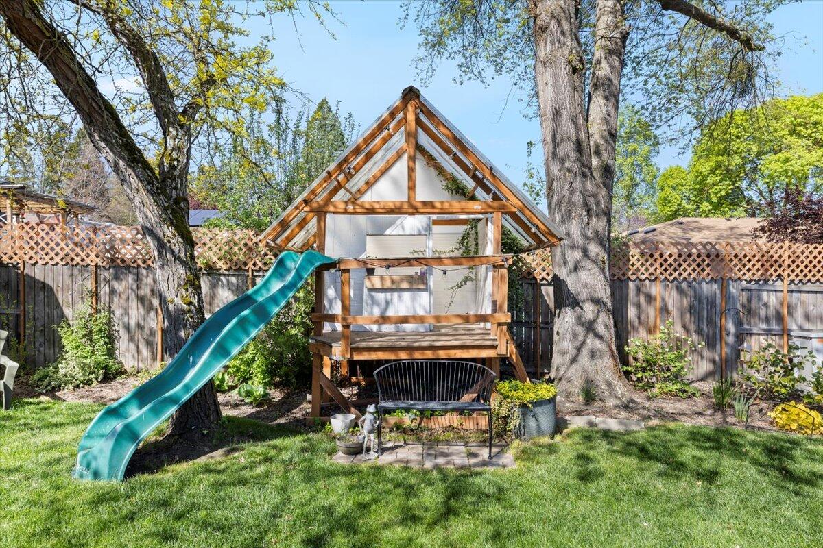 2671 Aldersgate Road Medford, OR 97504 - Photo 33 of 36 10-CI_2889