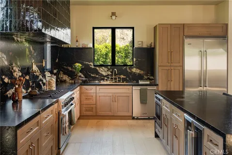 $2,795,500 | 15719 Hartsook Street, Encino, CA 91436