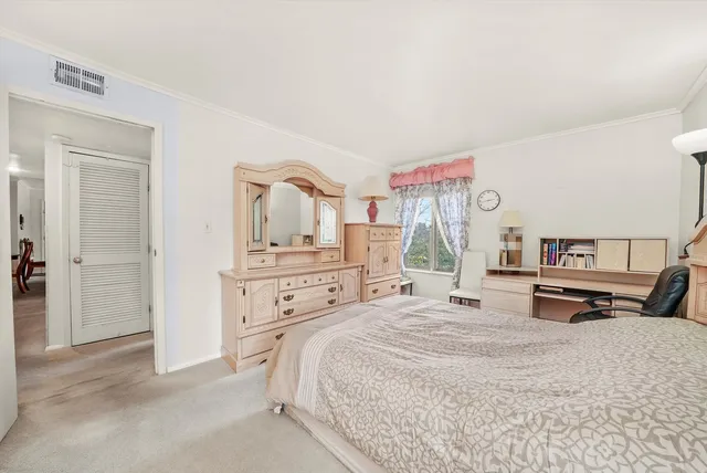 $240,000 | 6107 Knoll Valley Drive, Unit 308, Willowbrook, IL 60527