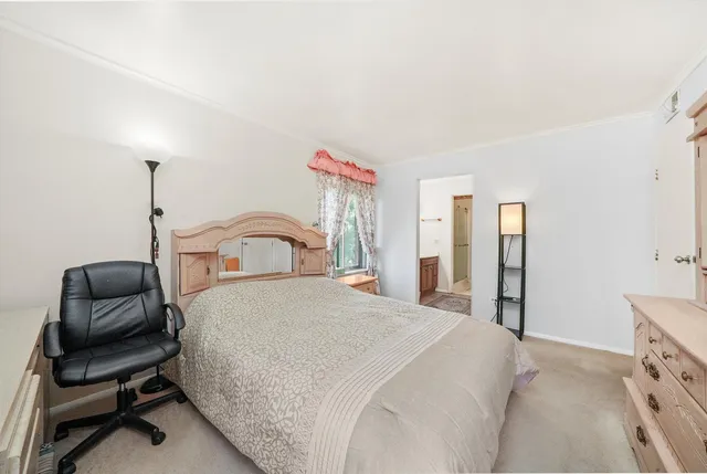 $240,000 | 6107 Knoll Valley Drive, Unit 308, Willowbrook, IL 60527