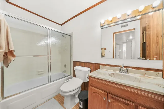 $240,000 | 6107 Knoll Valley Drive, Unit 308, Willowbrook, IL 60527