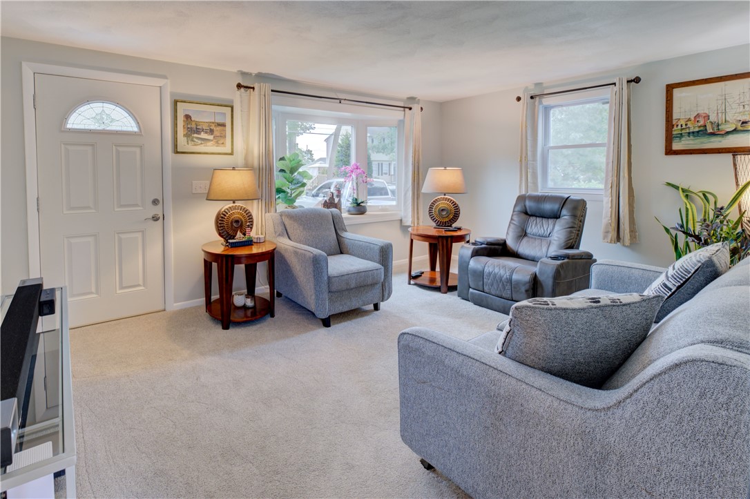7 Cosett Road Warwick, RI 02886 - Photo 3 of 29 Living Room