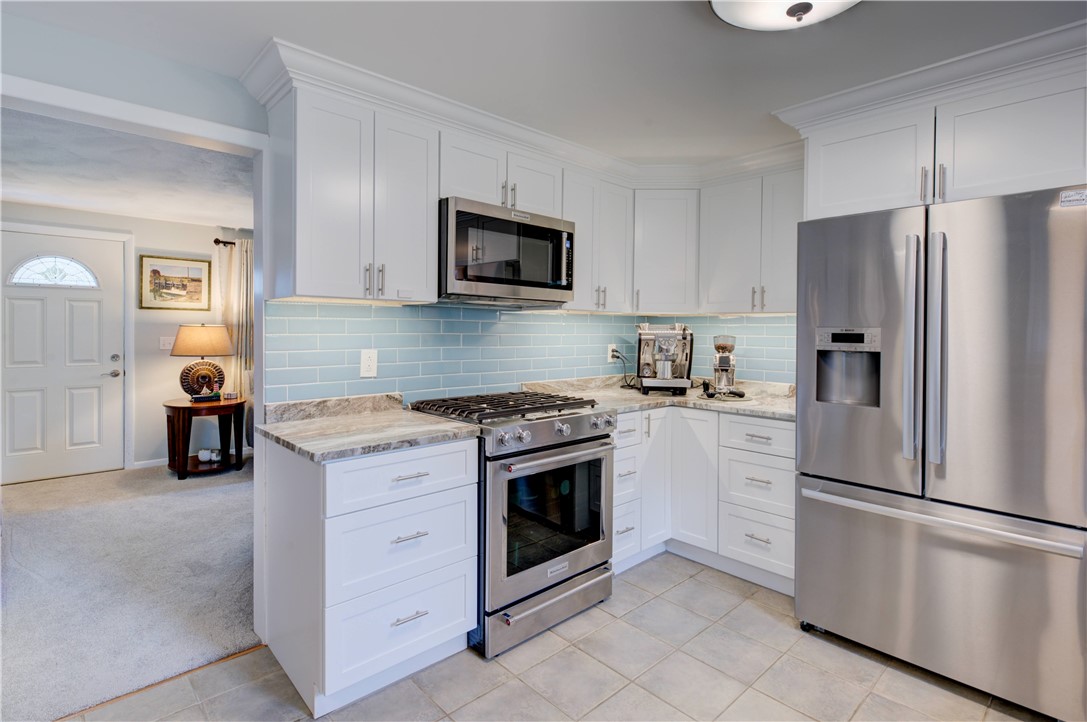 7 Cosett Road Warwick, RI 02886 - Photo 7 of 29 Kitchen