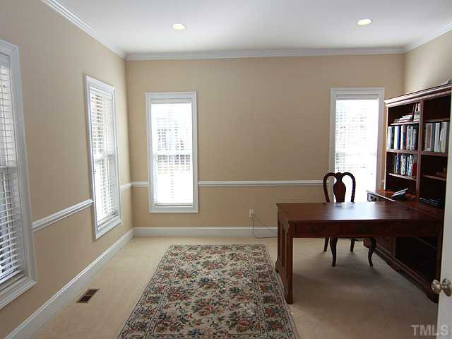 8901 Riverview Park Drive Raleigh, NC 27613 - Photo 11 of 12 Living Room