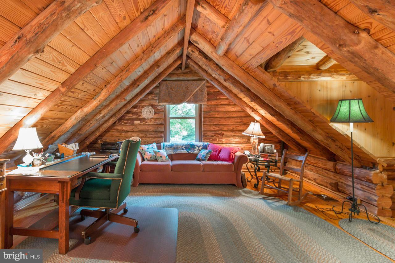 11170 Silo Road Marshall, VA 20115 - Photo 22 of 30 Loft -spacious -great space