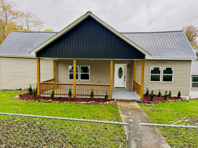 $299,500 | 158 West Spring Avenue, Whitwell, TN 37397