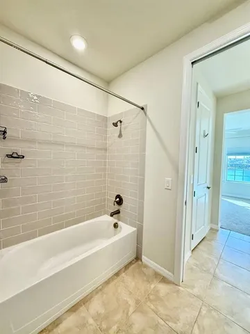 $3,995 | 18824 Birchwood Groves Drive, Lutz, FL 33558