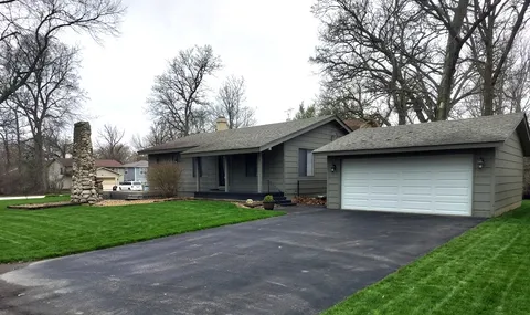 $329,000 | 67 Honeysuckle Drive, Crystal Lake, IL 60014