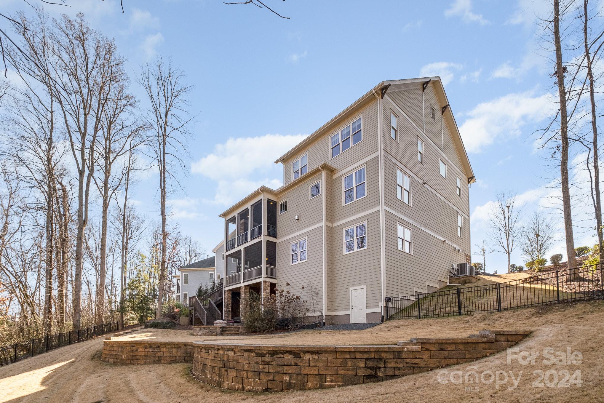 2289 Tatton Hall Road Fort Mill, SC 29715 - Photo 43 of 48 a front view of a building