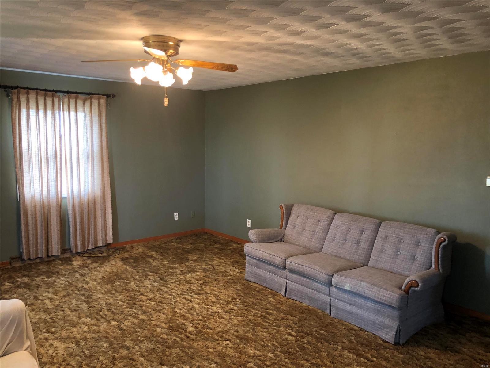 10411 Shattuc Road Centralia, IL 62801 - Photo 4 of 8