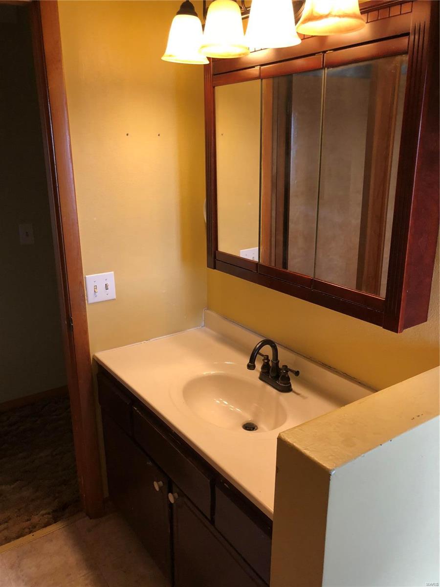 10411 Shattuc Road Centralia, IL 62801 - Photo 6 of 8