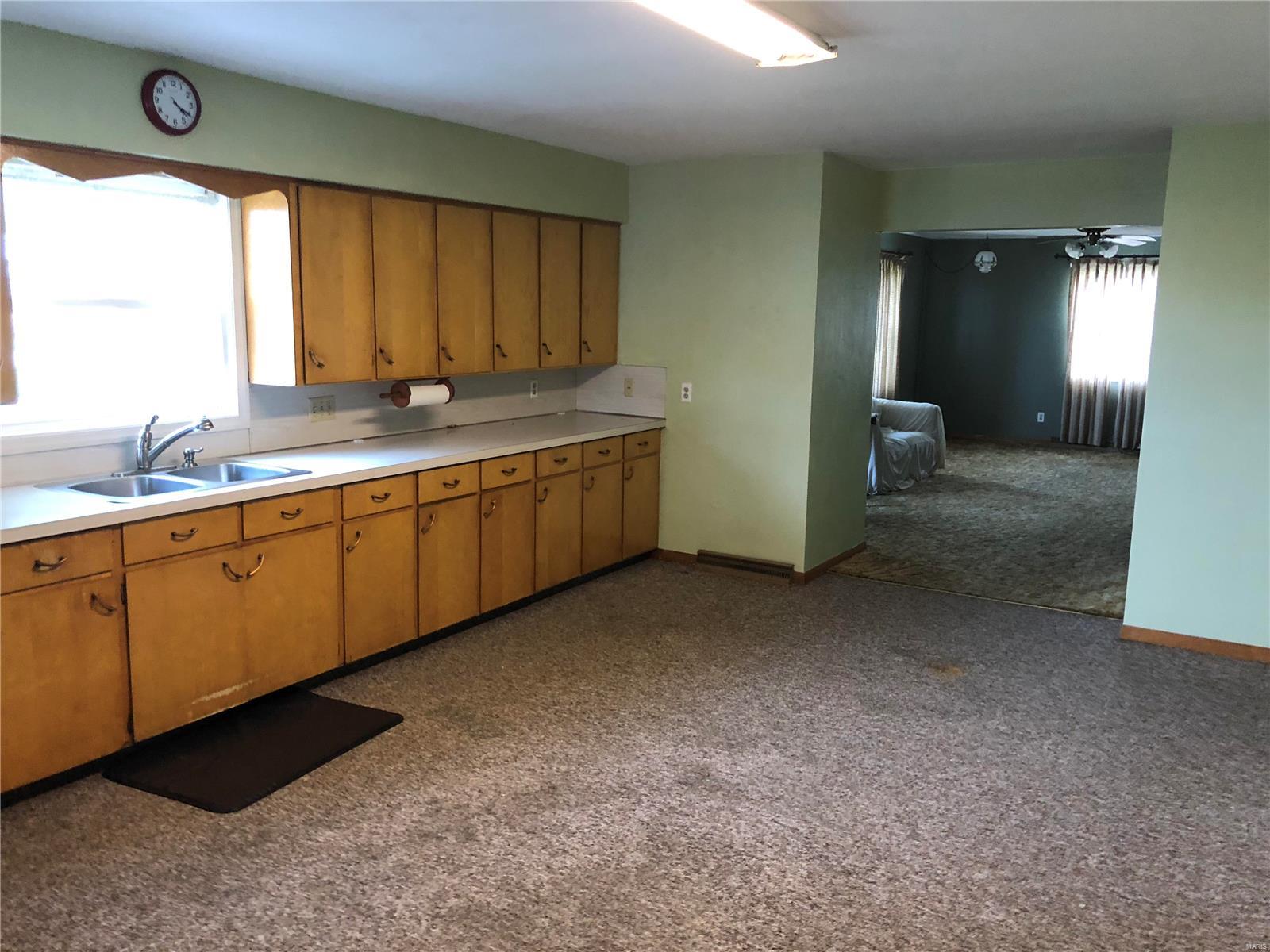 10411 Shattuc Road Centralia, IL 62801 - Photo 7 of 8