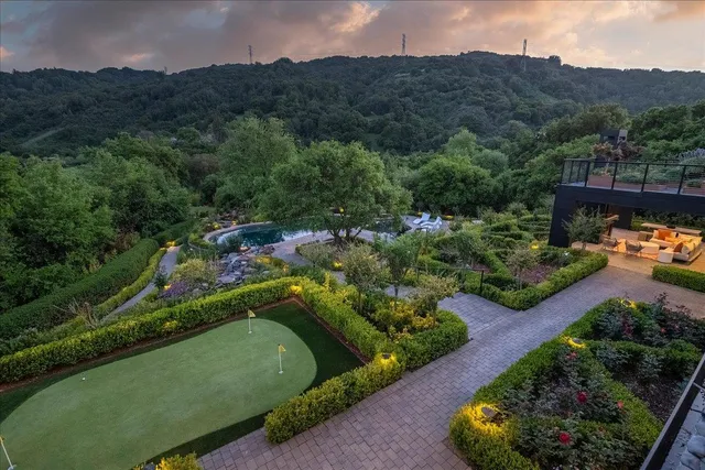 $18,950,000 | 20078 Goetting Court, Saratoga, CA 95070