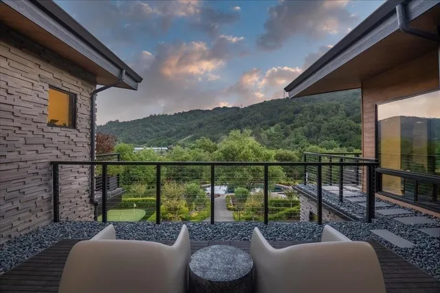 $18,950,000 | 20078 Goetting Court, Saratoga, CA 95070