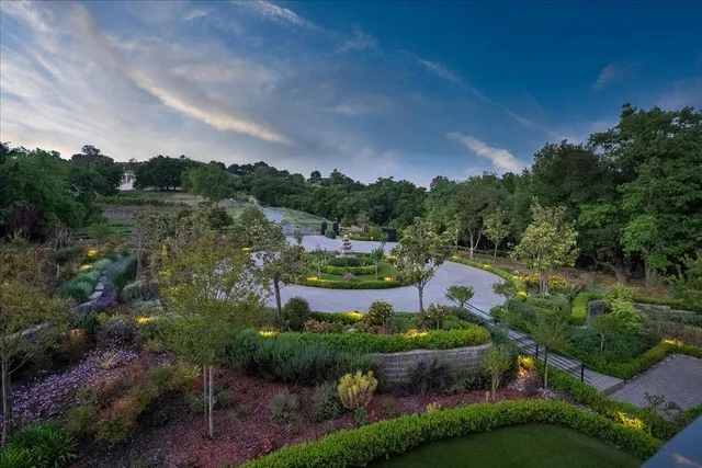 $18,950,000 | 20078 Goetting Court, Saratoga, CA 95070